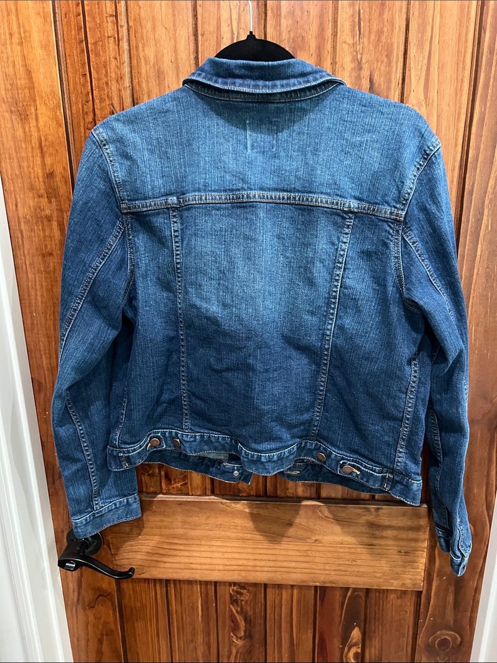 GAP women's Medium Blue Denim Jacket - Picture 2 of 3